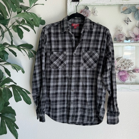 Arizona Jean Company Other - Arizona Jean Company Black and Gray Plaid Shirt